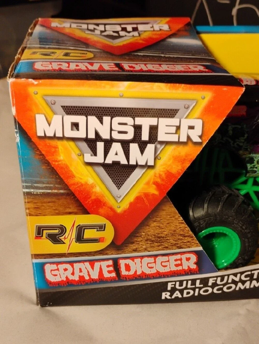 (X-93) New Monster Jam Grave Digger RC Truck